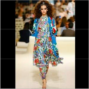 CHANEL 2014 Cruise Dubai collection flower dress. Rare to find ❤️